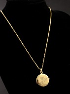 Gold necklace and pendant