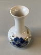 Vase #Royal CopenhagenDeck No. 2800 / # 15502. SortingHeight 12 cm approxNice and well ...