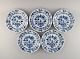 Five antique Meissen Blue Onion lunch plates in hand-painted porcelain. Approx. 1900.Diameter: ...