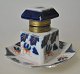 Japanese ink house in Imari porcelain, 19th century with hand-painted decorations. H.:7.5 cm. W ...