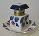 Japanese ink 
house in Imari 
porcelain, 19th 
century with 
hand-painted 
decorations. 
H.:7.5 cm. W 
...