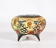 Bowl in 
porcelain of 
Japanese origin 
with 
decorations of 
hand-painted 
colors and 
motifs from ...