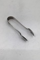 Cooper Brothers 
& Son Sheffield 
Sterling Silver 
Sugar Tongs 
(1926) Measures 
7 cm (2.75 
inch)