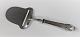Evald Nielsen. 
Silver cutlery 
no. 6. Silver 
(830). Cheese 
slicer. Length 
21,5 cm.