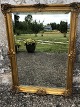 Faceted mirror in a nice frame. A little patina on the frame, otherwise good condition. 83x60 cm