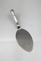 Rosenholm 
Silver/Steel 
Server Measures 
17 cm (6.69 
inch)