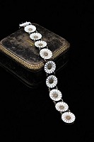 item no: 
Marguerit armbånd L:20cm.