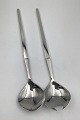 Hans Hansen 
Linje Sterling 
Silver/Steel 
Salad Serving 
Set Measures 25 
cm (9.84 inch)
