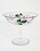 Set with 
hand-painted 
floral 
decoration from 
around the 
1930s.
H:13 Dia:15
