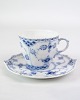 Royal Royal 
Copenhagen 
mussel painted 
full blonde 
espresso cup 
and saucer, no: 
1/1038
H:7 ...