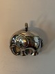 Rattle in 
Spotted Silver
Height 3.5 cm
Nice and well 
maintained 
condition