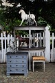 Fine, small old 
chest of 
drawers in fine 
patinated gray 
painted wood 
with black 
painted marbled 
...