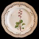 Royal 
Copenhagen, 
Flora Danica 
porcelæn; 
Middagstallerken 
#3553 med 
gennembrudt ...