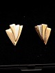 8 carat gold 
ear studs 1.5 x 
1.2 cm. Item 
No. 511499