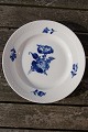 Blue Flower Plain Danish porcelain. Luncheon 
plates 21cm