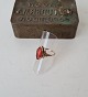 Vintage ring in 
14 kt gold with 
coral
Stamped 585 - 
CN
Ring size 55