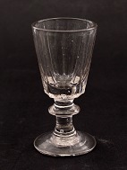 Optical wine glass