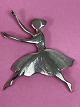 Brooch in 925 
sterling silver 
with ballet 
dancer from 
Toftegaard 
Design. 14 
grams. 
Defective ...