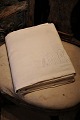 Large old, 
cream-coloured 
French hair 
tablecloth in a 
super 
delicious, 
strong quality 
with a ...