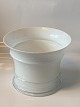 Flower pot from HolmegårdHeight 15.5 cm approxWidth 20.5 cm approxNeat and well maintained