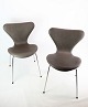 A set of 2 
Seven chairs, 
model 3107, 
designed by 
Arne Jacobsen 
and 
manufactured by 
Fritz Hansen. 
...