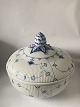 Royal Copenhagen Mussel Painted Fluted Large Jubilee Bowl