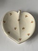Heart-shaped dish Annesofie AluminiaMeasures 18.3 cm in diaPolished and in good condition