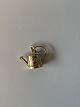 Water jug 
Pendant/Charms 
in 14 carat 
gold
Stamped 585
Height 14.30 
mm approx
checked by ...
