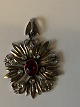Platinum pendant in platinum with brilliants and rubyHeight 40.74 mm approxchecked by ...