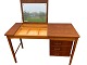 Dressing table / Desk in teak veneer. Danish modern from the 1960s.A few small spots / traces ...