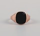 Gold ring with black stone, approx. 1950s. Danish goldsmith.
Stamped "P.NY".