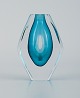 Murano vase in blue and clear hand-blown art glass.
Italian design, 1970s.