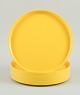 Massimo Vignelli for Heller, Italy.
A set of 4 dinner plates in yellow melamine.