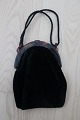 Vintage:Beautiful little old handbagBlack fabric inside and outsideBeautiful closing item ...