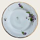 Bing & 
Grøndahl, Cake 
plate, With 
hand-painted 
violet motif, 
17 cm in 
diameter *Nice 
condition*