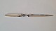 Windsor letter 
knife in silver 
and steel
Stamped 830s
Length 17,8 
cm.