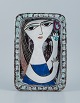 Mari Simmulson 
for 
Upsala-Ekeby. 
Dish in glazed 
stoneware with 
portrait of 
woman. 
1960's.
In ...