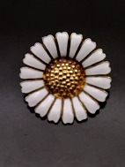 Daisy Brooch