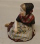 Kongelig Dansk Egnsfigur 12416 Kgl. Pige i nationaldragt fra Færøerne 10 cm
