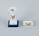 Porcelaine de 
Paris (Décor - 
Chasses 
Royales).
Candlestick 
and small bowl 
hand-decorated 
with ...