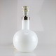 Glas bordlampe i opal hvid BouleProducent HolmegaardHøjde 33,5 cmDiameter 15 cm