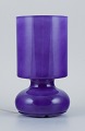 Skandinavisk designer, bordlampe i lilla glas.