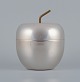 Ettore Sottsass 
for Rinnovel, 
Italy. Ice 
bucket in 
aluminum and 
brass shaped 
like an apple. 
...