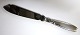 Dolphin. Silver 
cutlery (830). 
Small cake 
knife. Length 
23.7 cm.