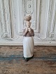 B&G figure - 
The woman with 
eggs 
No. 1636, 
Factory first 
Height 22 cm. 
Design: Svend 
Lindhart