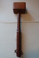 An old meat tenderiserWith a good patinaMade of woodIn a good conditionPlease note: The ...