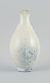 Svend Hammershøi for Kähler. Vase i glaseret stentøj.
Smuk gråsort dobbeltglasur.
