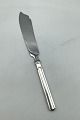Hans Hansen 
Arvesolv No 18 
Sterling Silver 
Layer Cake 
Knife Measures 
28.5 cm (11.22 
inch)