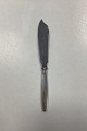 Hingelberg No. 
18 Sterling 
Silver Layer 
Cake Knife. 
Measures 27.2 
cm / 10.70 in.
