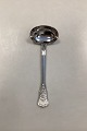 Georg Jensen 
Rosenborg 
Silver Plated 
Gravy Spoon
Måler 18cm / 
7.09 inch
Designed by 
Ole Hagen